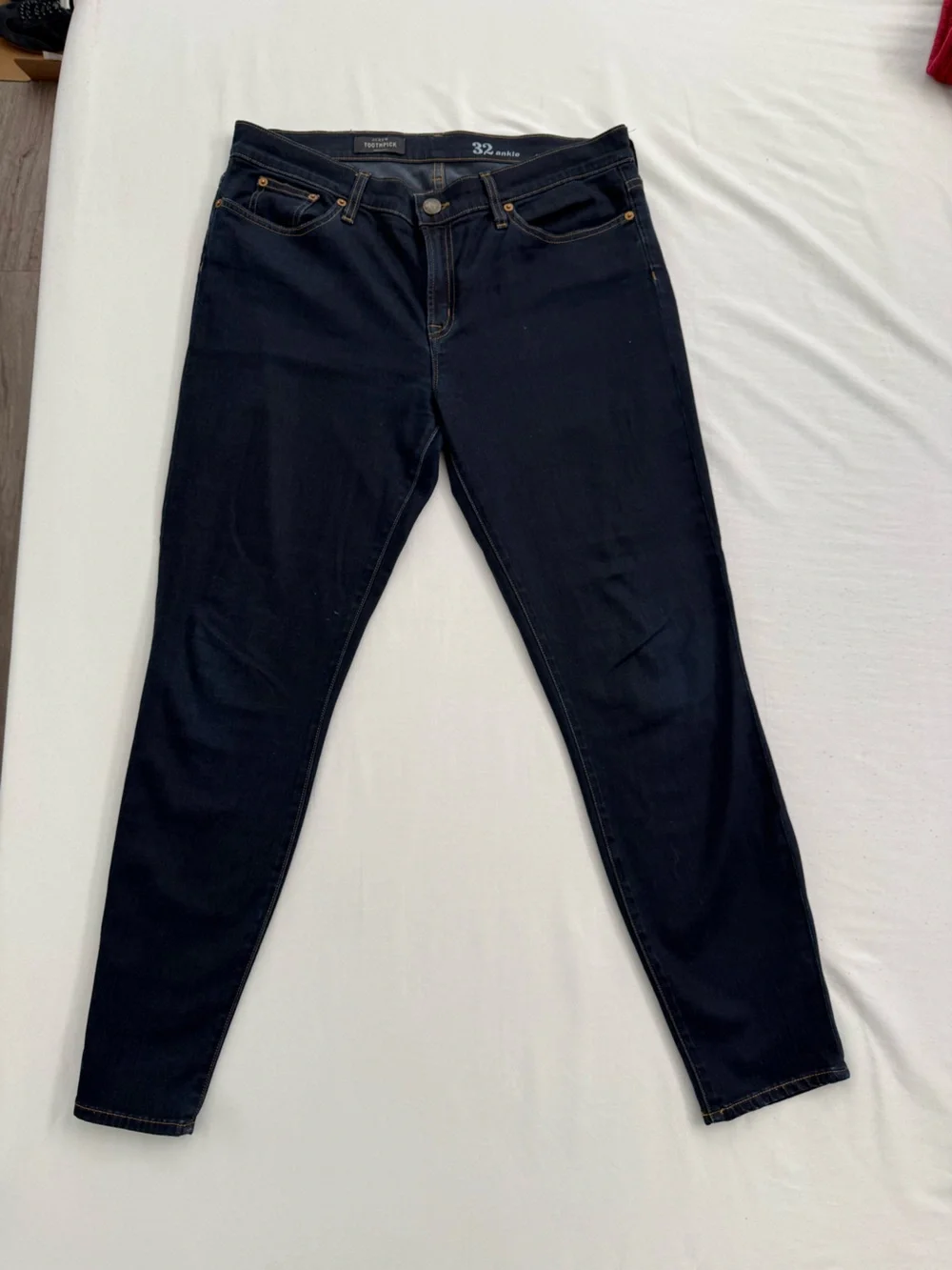 J. Crew Women’s Skinny Jeans in Deep Navy size 32